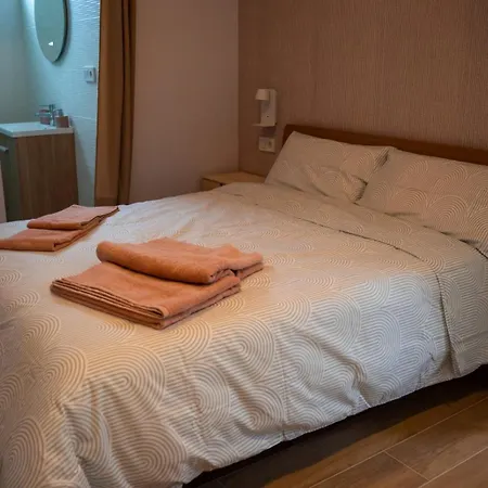 La Siesta Hotel *