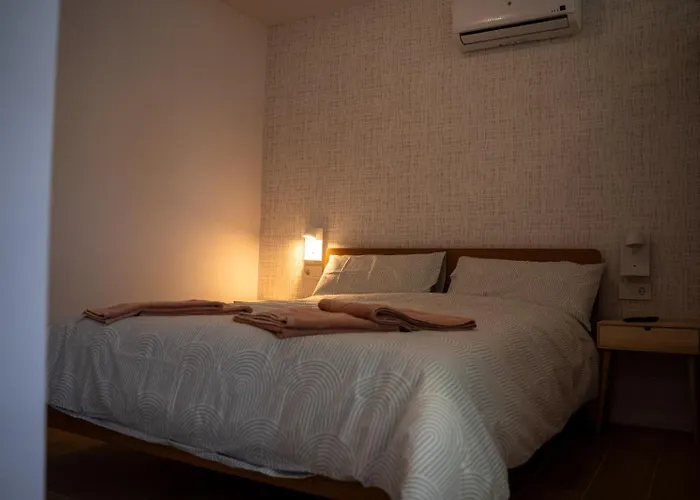 La Siesta 阿尔马拉达